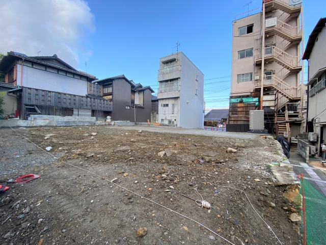 空き家を解体して綺麗な更地として売却するイメージ