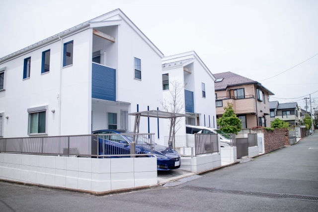 緑豊かな箕面市の風致地区と閑静な高級住宅街。空き家解体時の厳しい建築・緑化規制